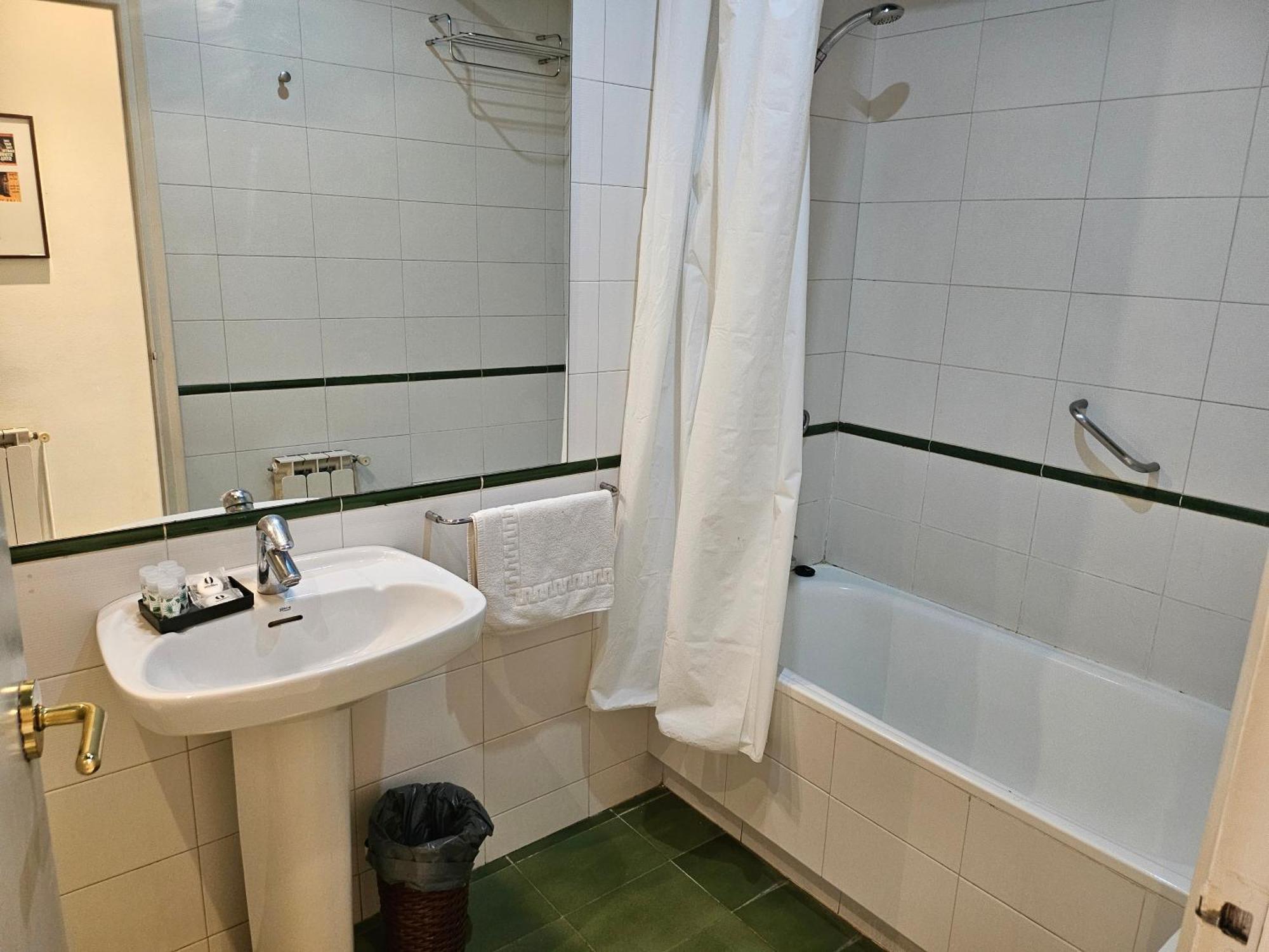 Appartement Sant Jordi Girona 97 *
